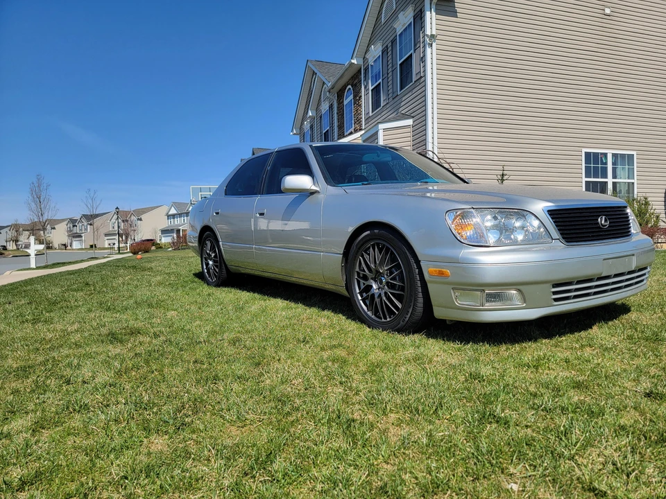 2000 Lexus LS 2nd Gen - Image 16 of 31