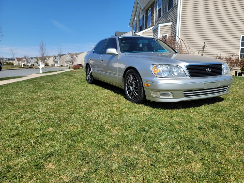 2000 Lexus LS 2nd Gen - Image 17 of 31
