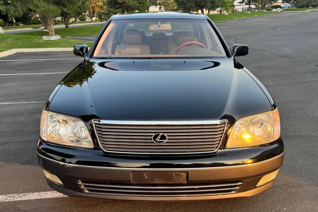2000 Lexus LS 2nd Gen - Image 2 of 31