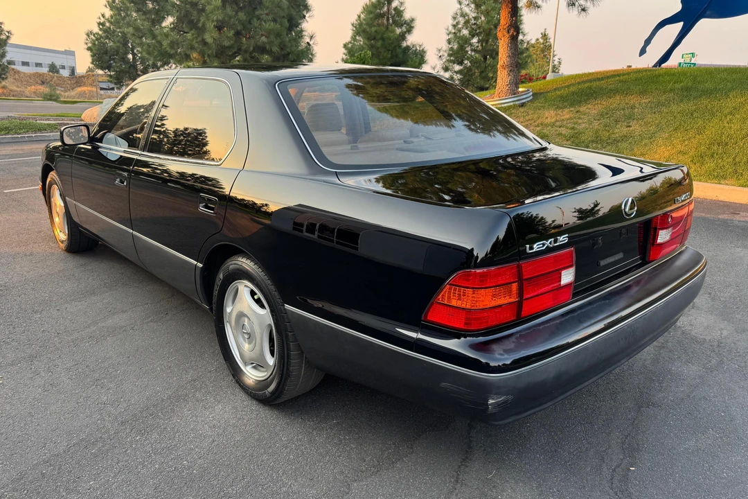 2000 Lexus LS 2nd Gen - Image 4 of 31