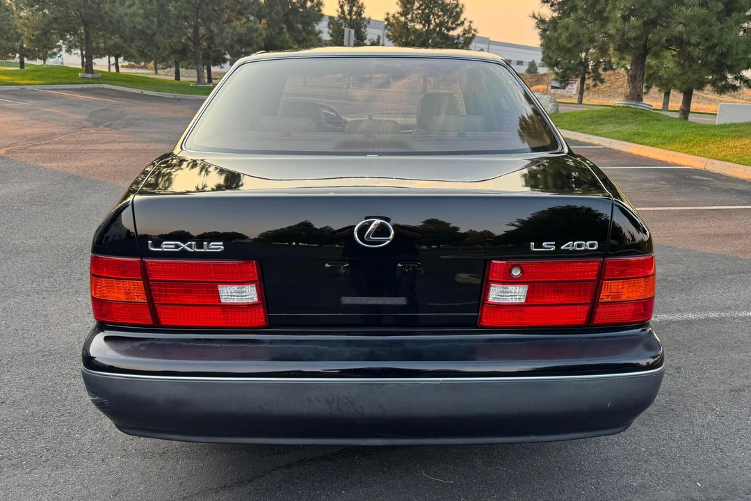 2000 Lexus LS 2nd Gen - Image 5 of 31