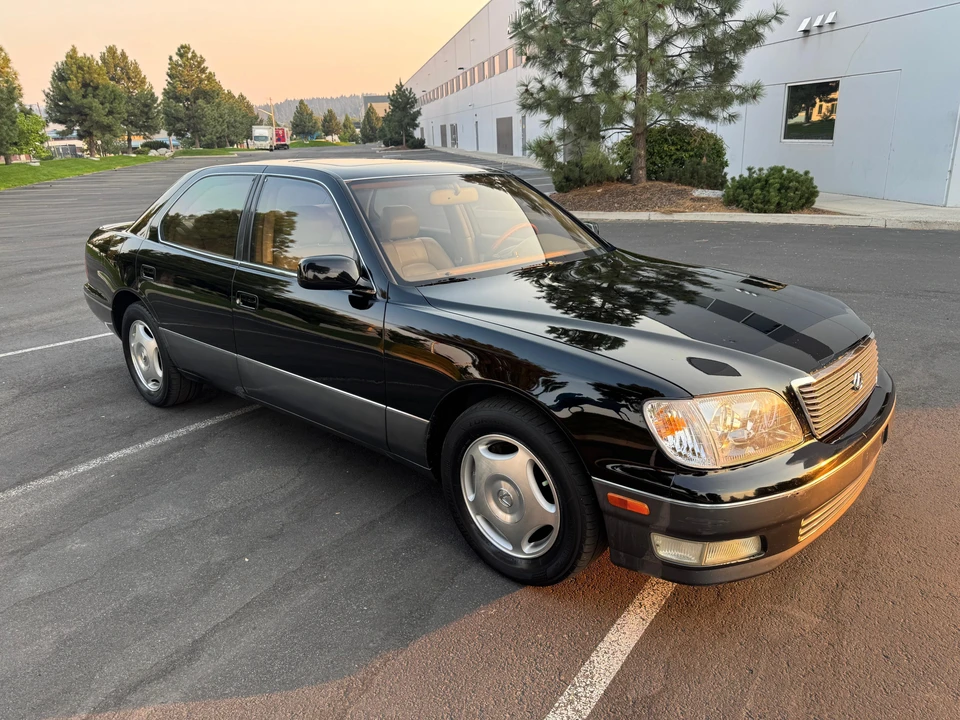 2000 Lexus LS 2nd Gen - Image 9 of 31
