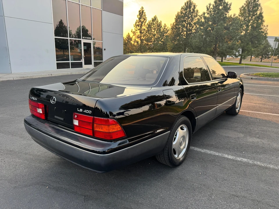 2000 Lexus LS 2nd Gen - Image 8 of 31