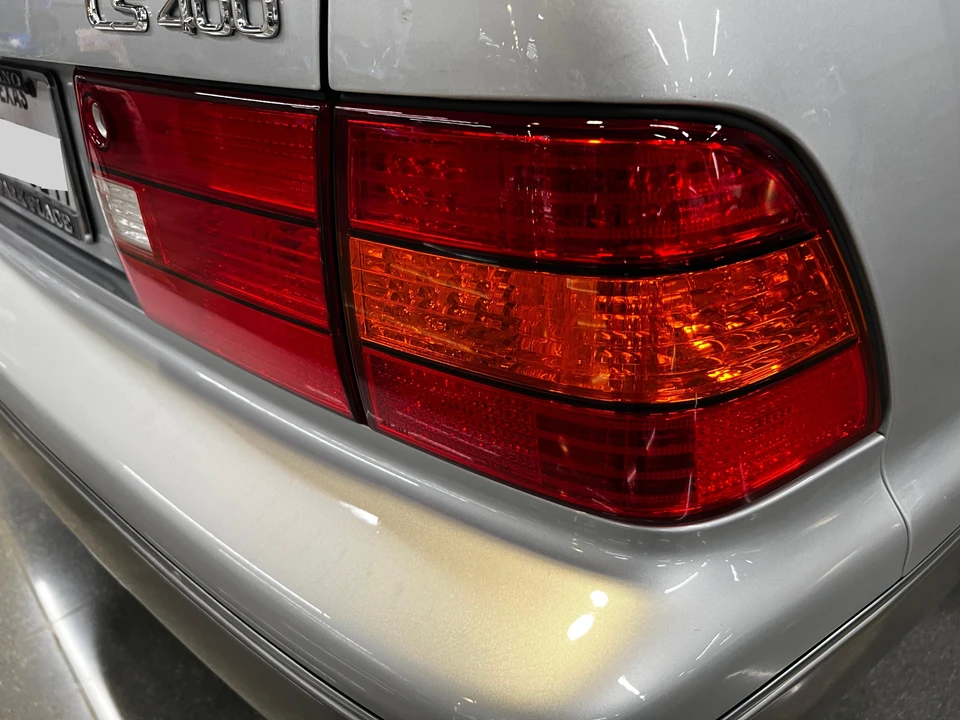 2000 Lexus LS 2nd Gen - Image 27 of 31