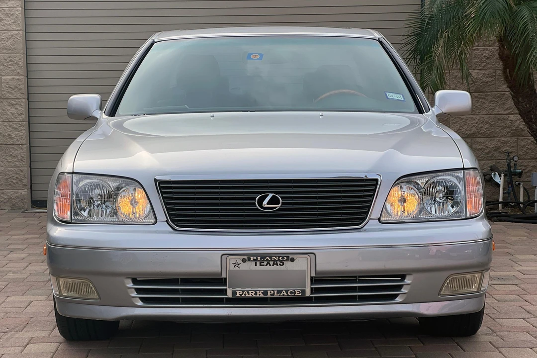 2000 Lexus LS 2nd Gen - Image 2 of 31