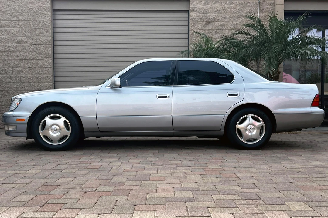 2000 Lexus LS 2nd Gen - Image 8 of 31