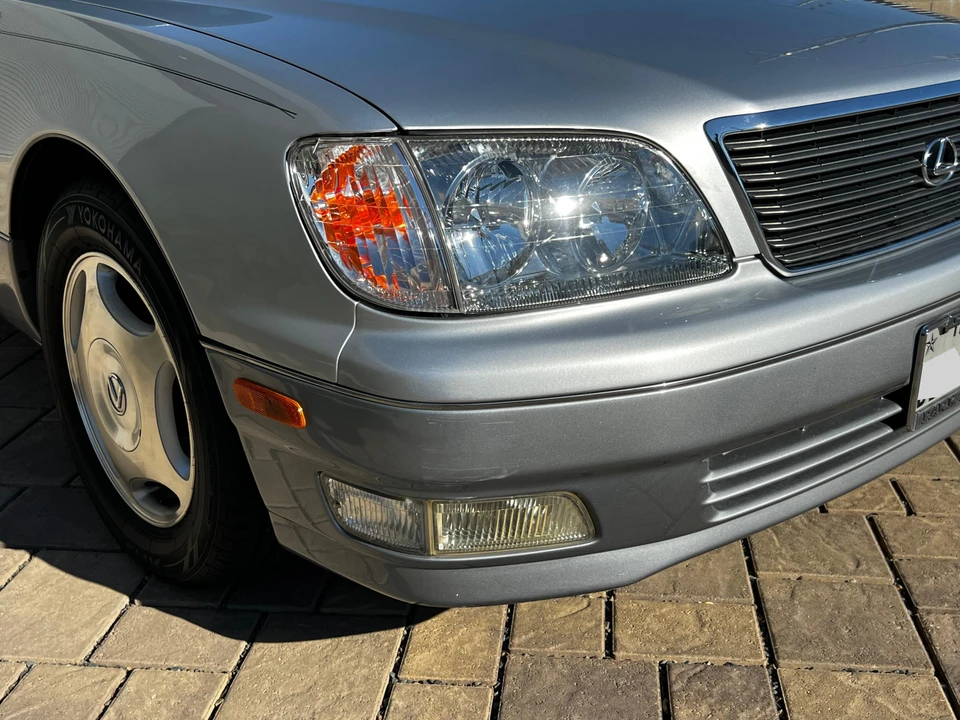 2000 Lexus LS 2nd Gen - Image 14 of 31