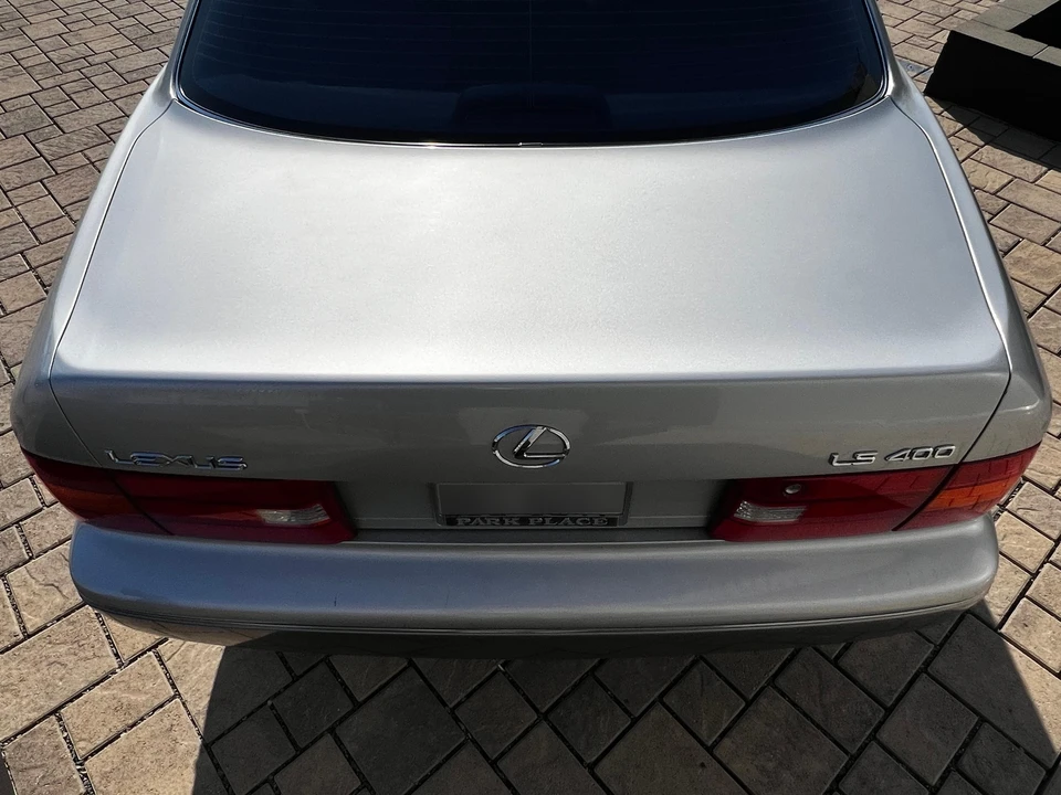2000 Lexus LS 2nd Gen - Image 24 of 31
