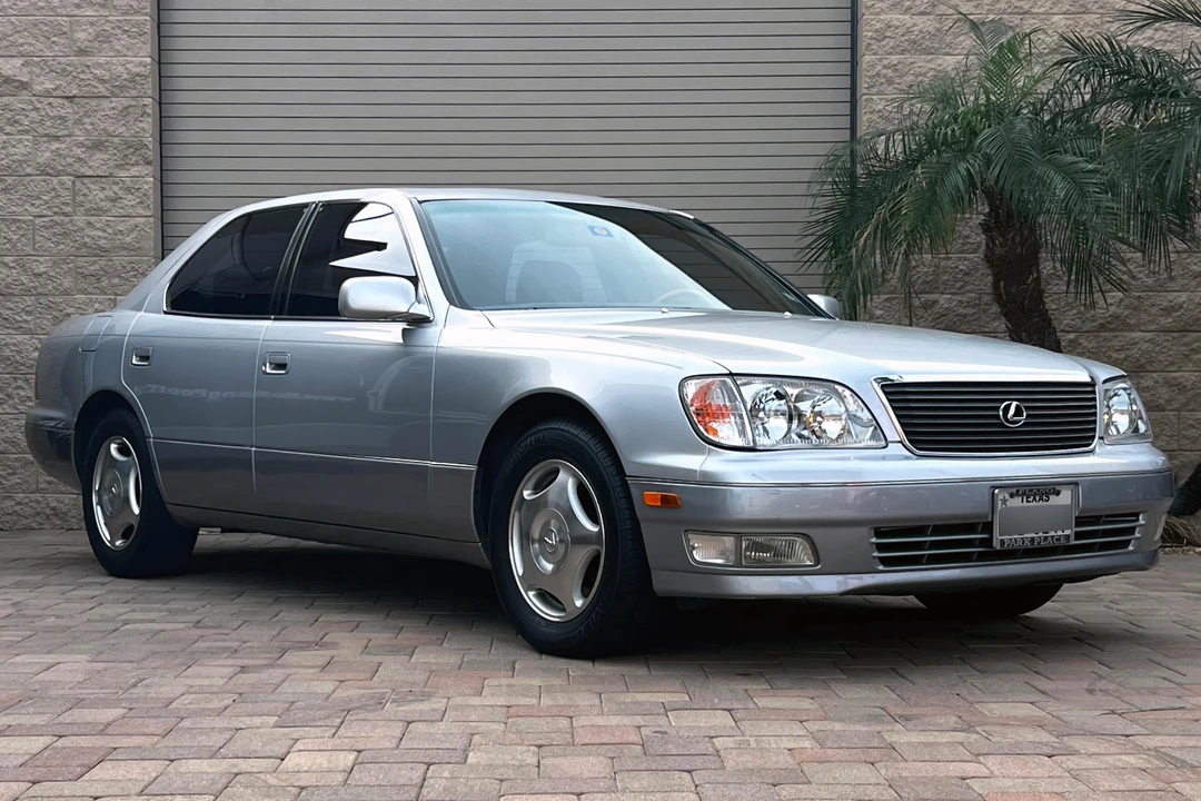 2000 Lexus LS 2nd Gen - Image 13 of 31