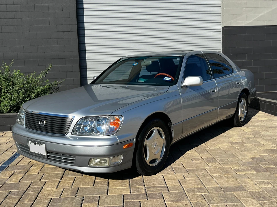 2000 Lexus LS 2nd Gen - Image 7 of 31
