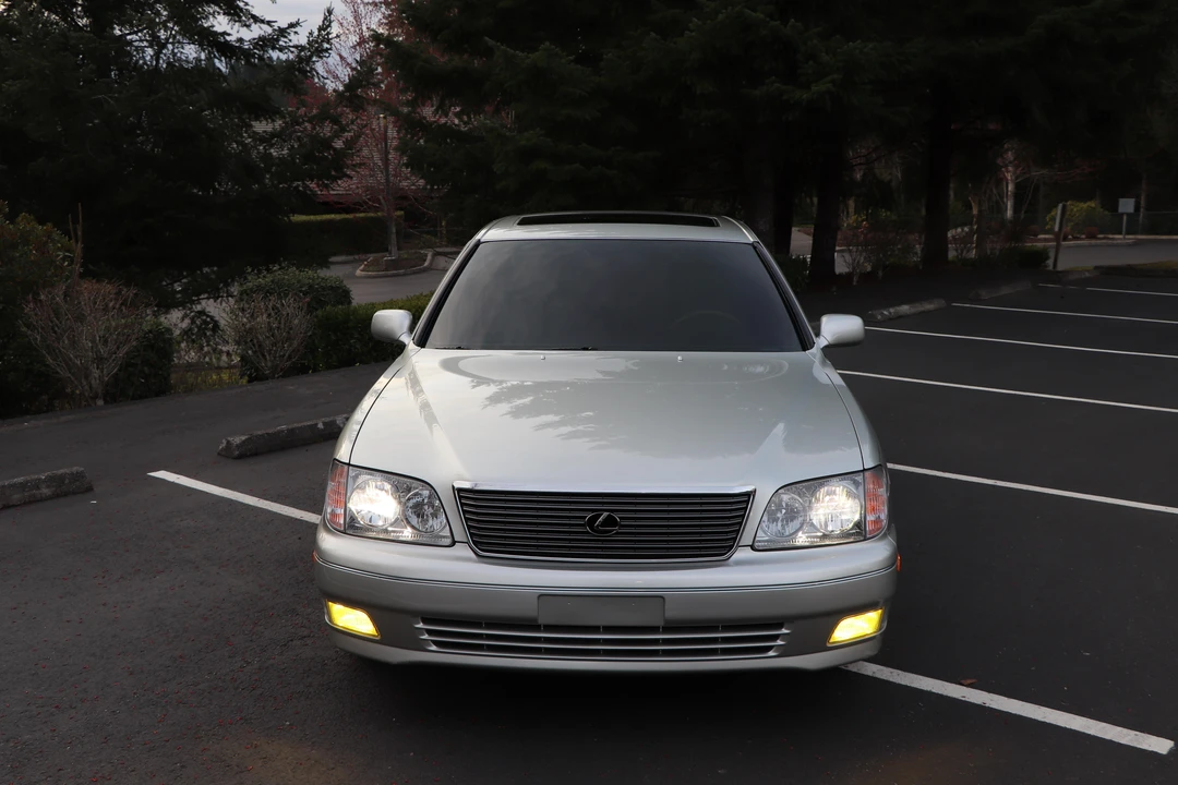 2000 Lexus LS 2nd Gen - Image 6 of 31