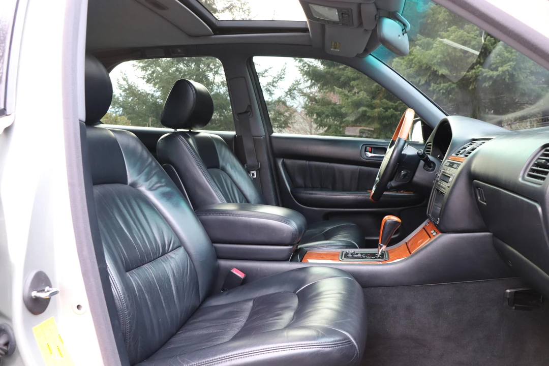 2000 Lexus LS 2nd Gen - Image 26 of 31