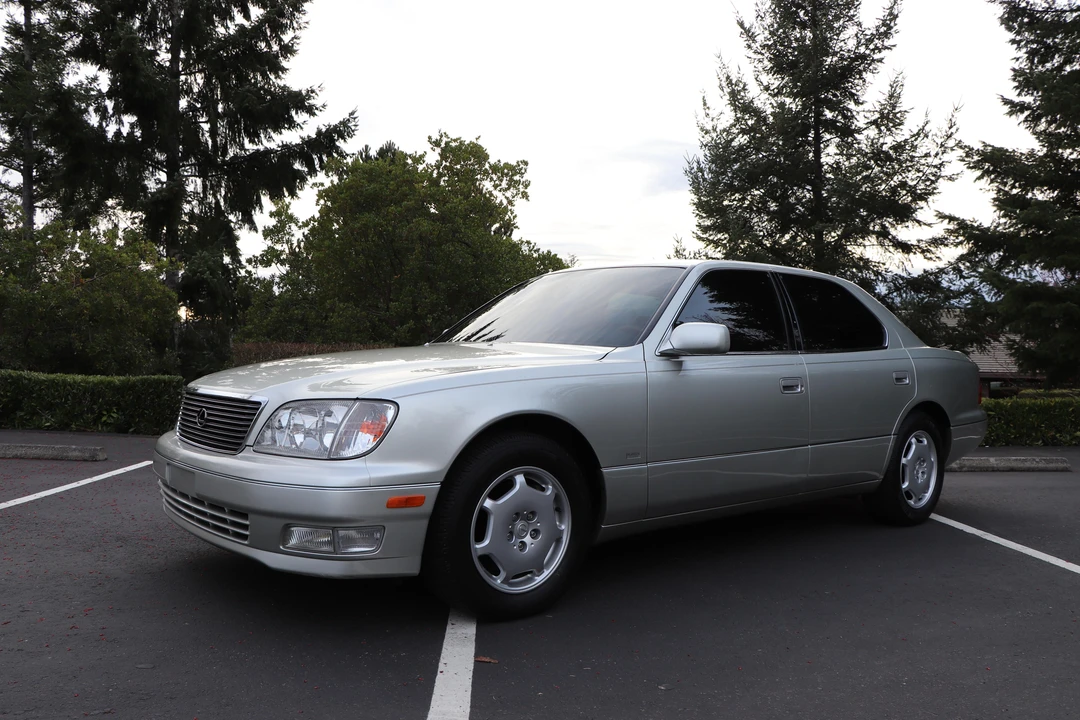 2000 Lexus LS 2nd Gen - Image 9 of 31