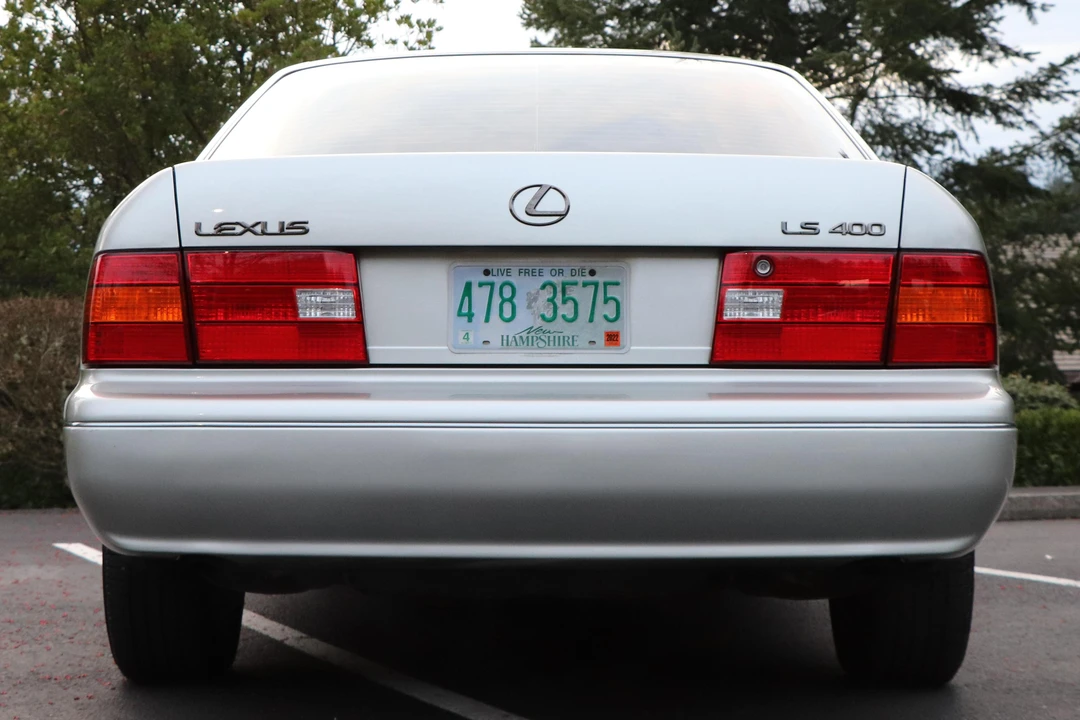2000 Lexus LS 2nd Gen - Image 5 of 31