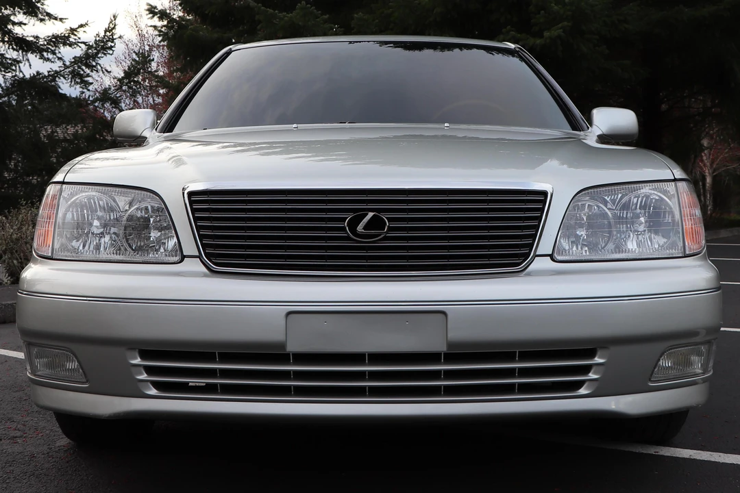 2000 Lexus LS 2nd Gen - Image 2 of 31