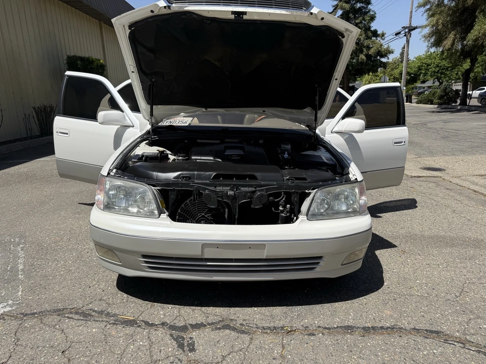 2000 Lexus LS 2nd Gen - Image 15 of 16
