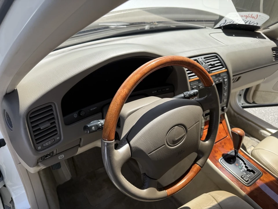 2000 Lexus LS 2nd Gen - Image 6 of 16