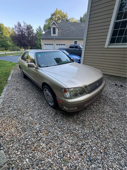 2000 Lexus LS 2nd Gen - Image 2 of 5