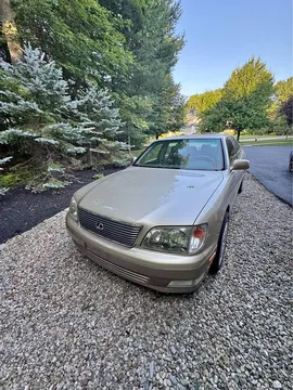 2000 Lexus LS 400