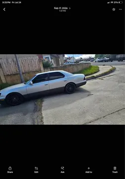 2000 Lexus LS 400
