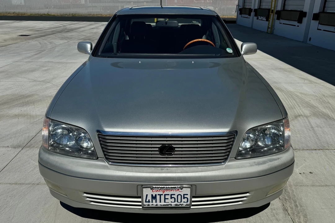 2000 Lexus LS 2nd Gen - Image 2 of 31