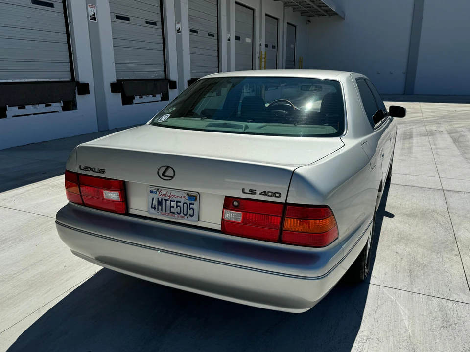2000 Lexus LS 2nd Gen - Image 14 of 31