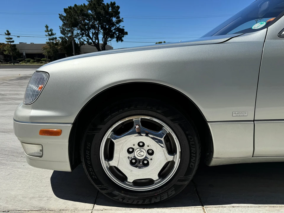 2000 Lexus LS 2nd Gen - Image 28 of 31