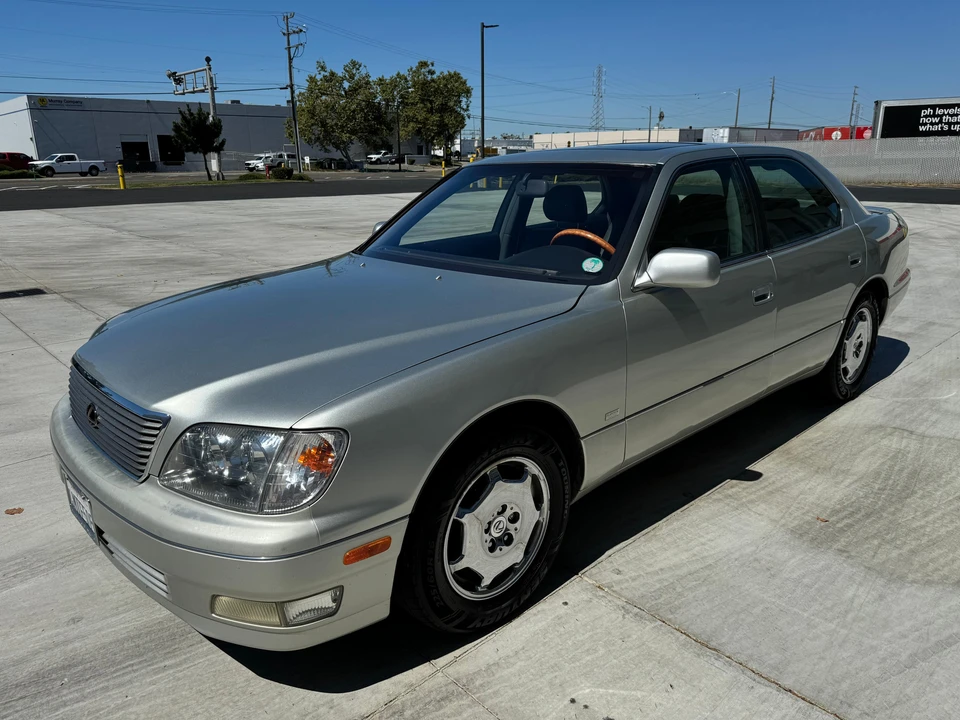 2000 Lexus LS 2nd Gen - Image 7 of 31