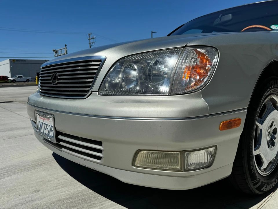 2000 Lexus LS 2nd Gen - Image 25 of 31