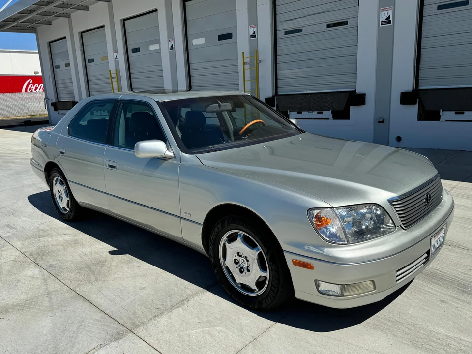 2000 Lexus LS 2nd Gen - Image 19 of 31