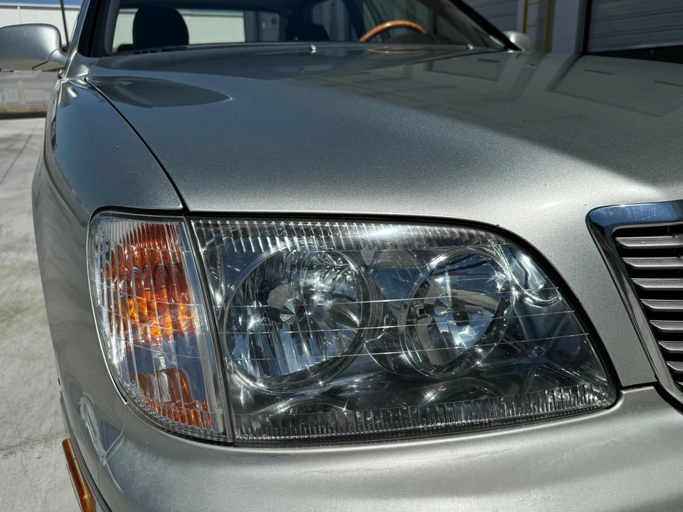 2000 Lexus LS 2nd Gen - Image 21 of 31