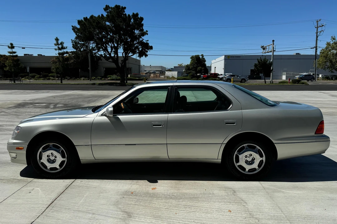 2000 Lexus LS 2nd Gen - Image 3 of 31