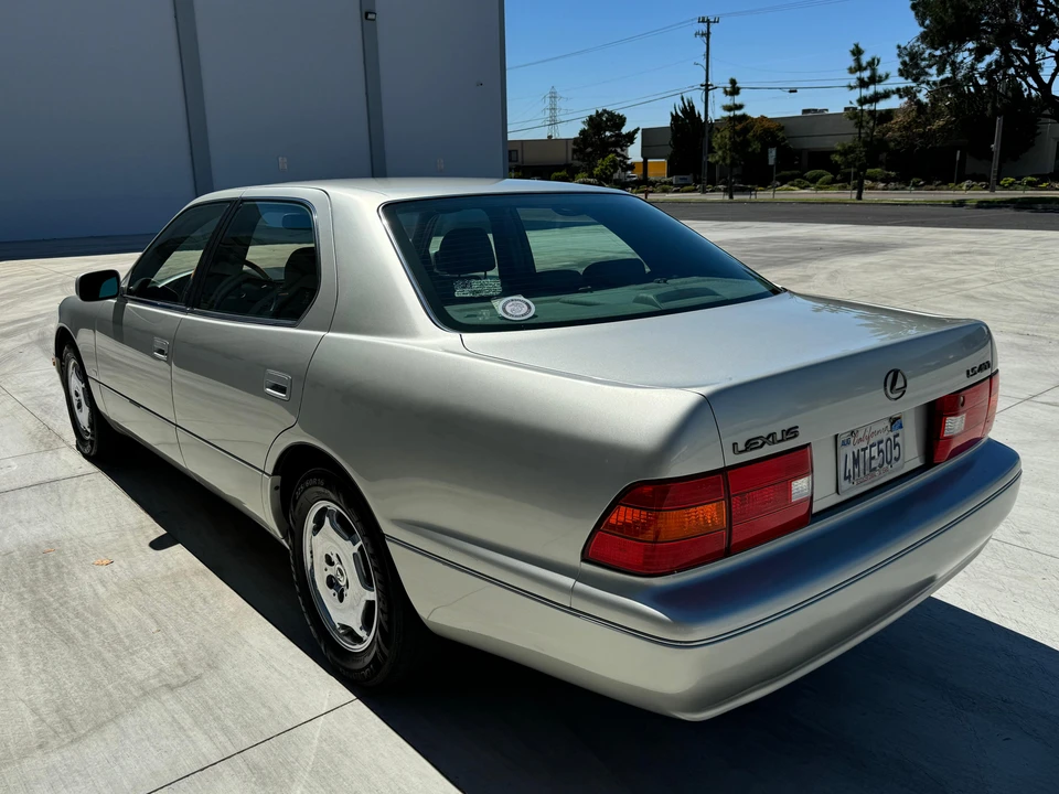 2000 Lexus LS 2nd Gen - Image 11 of 31