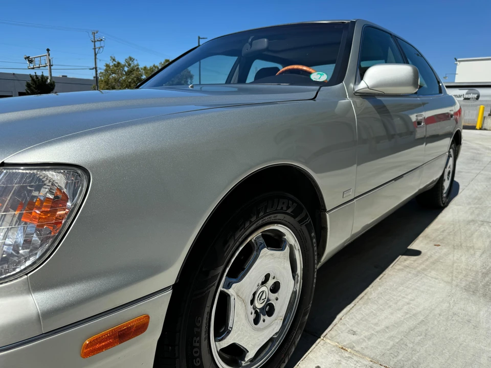 2000 Lexus LS 2nd Gen - Image 27 of 31