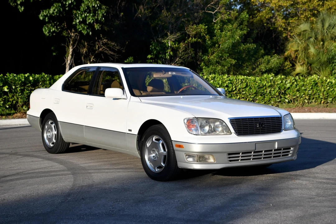 2000 Lexus LS 2nd Gen - Image 14 of 31