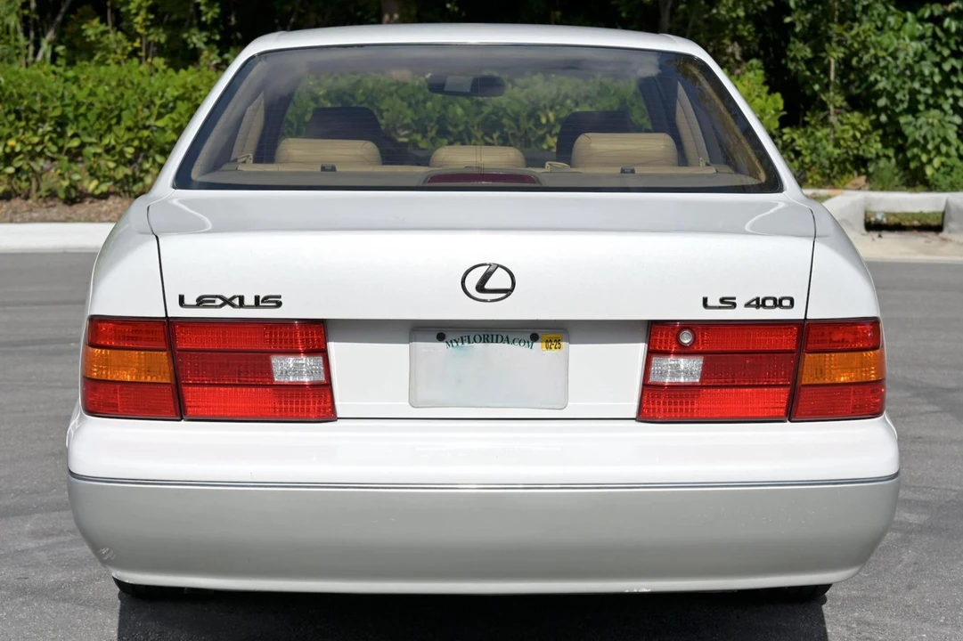 2000 Lexus LS 2nd Gen - Image 5 of 31