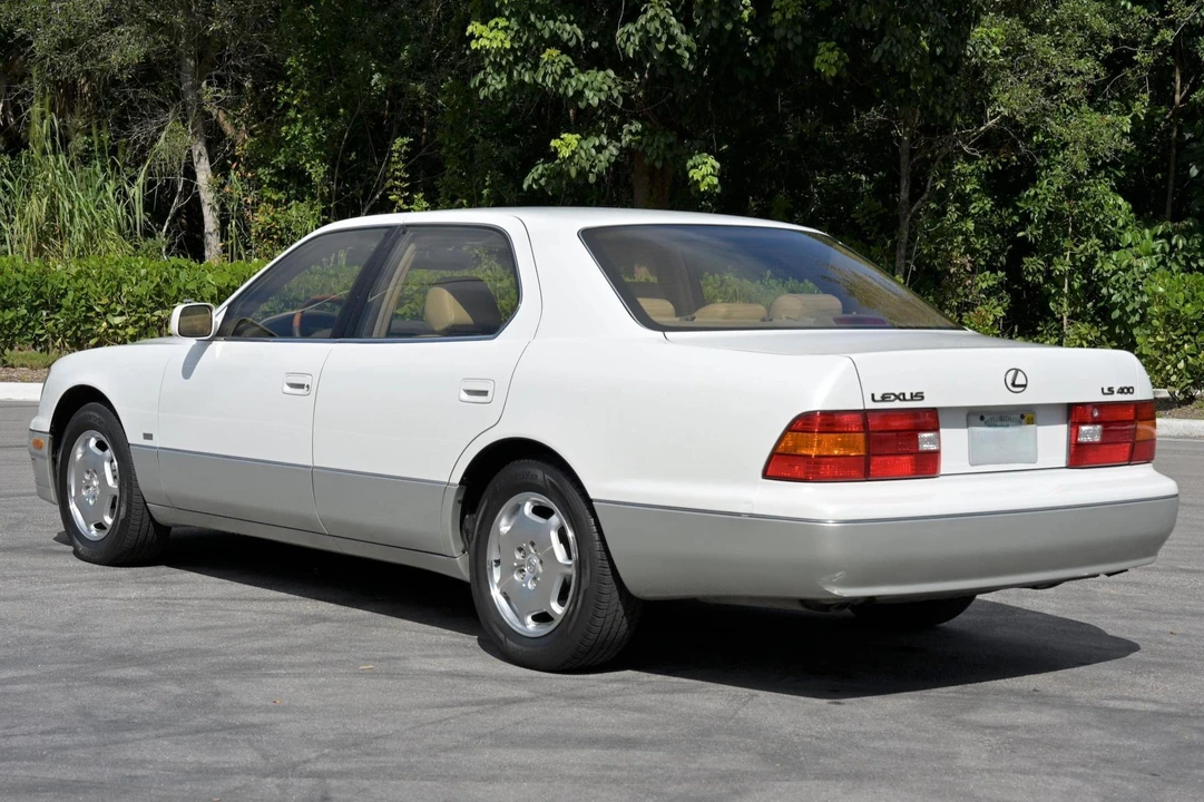2000 Lexus LS 2nd Gen - Image 4 of 31