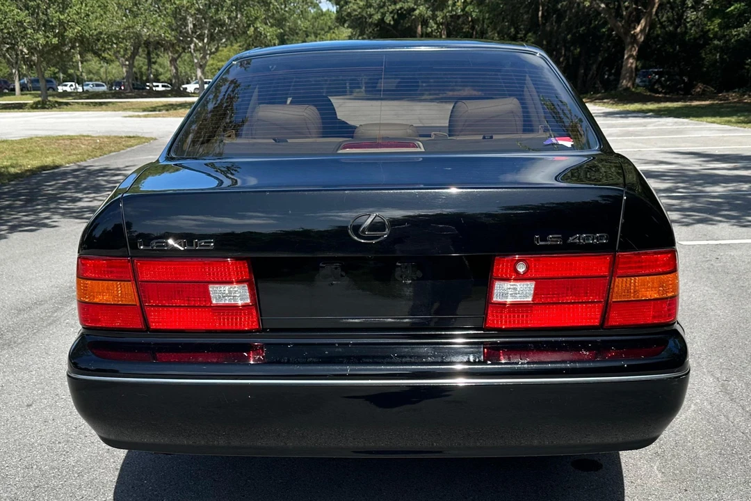 2000 Lexus LS 2nd Gen - Image 5 of 31
