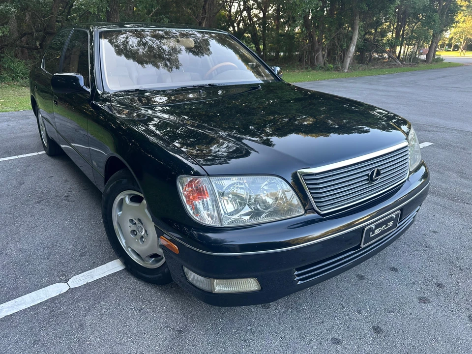 2000 Lexus LS 2nd Gen - Image 19 of 31
