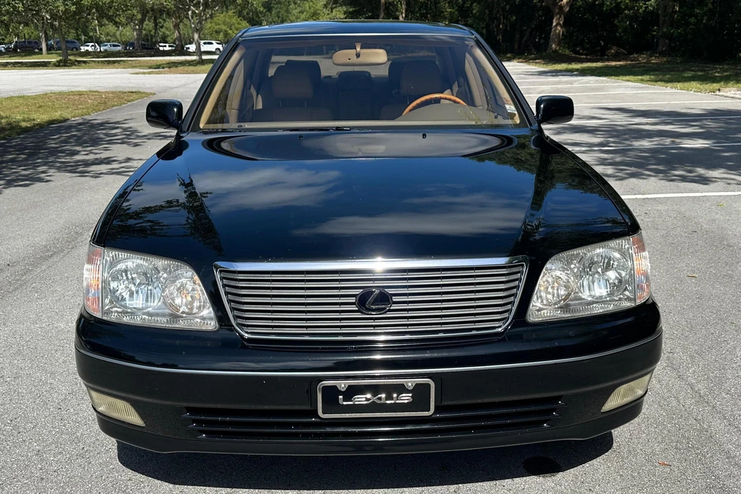 2000 Lexus LS 2nd Gen - Image 2 of 31
