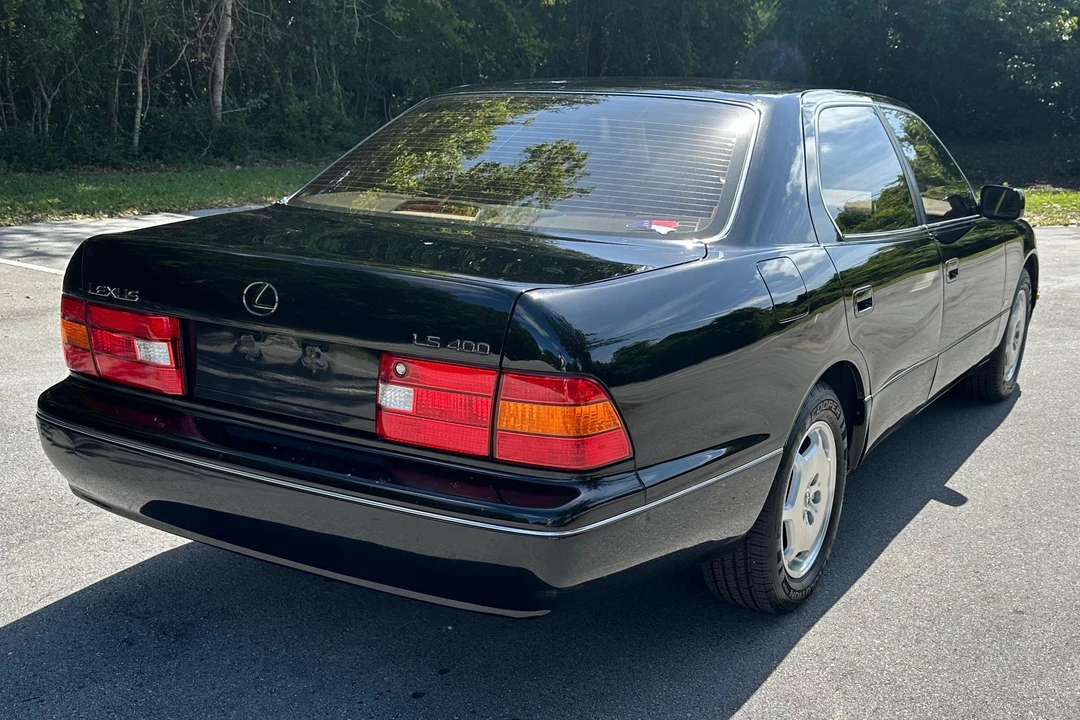 2000 Lexus LS 2nd Gen - Image 4 of 31