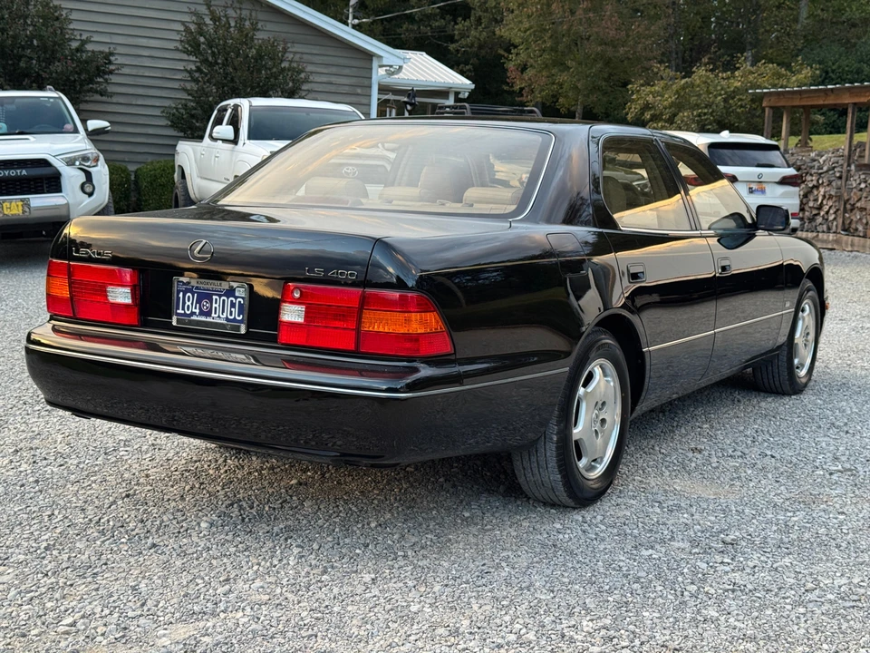 2000 Lexus LS 2nd Gen - Image 10 of 31