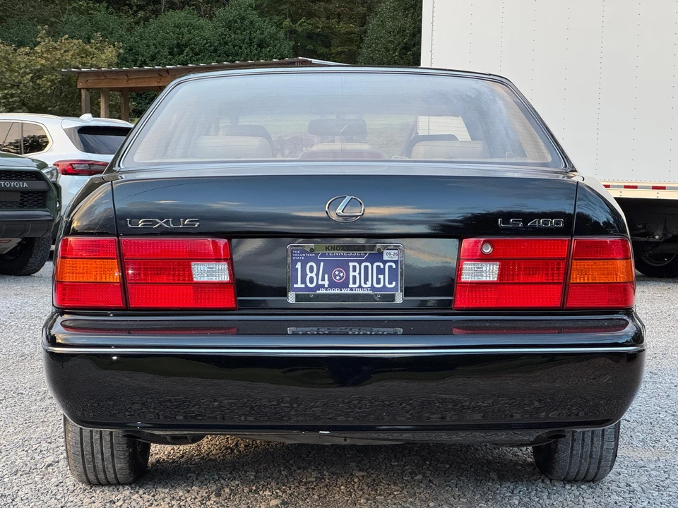 2000 Lexus LS 2nd Gen - Image 9 of 31