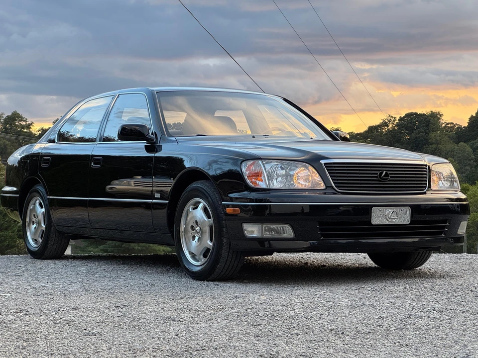 2000 Lexus LS 2nd Gen - Image 11 of 31