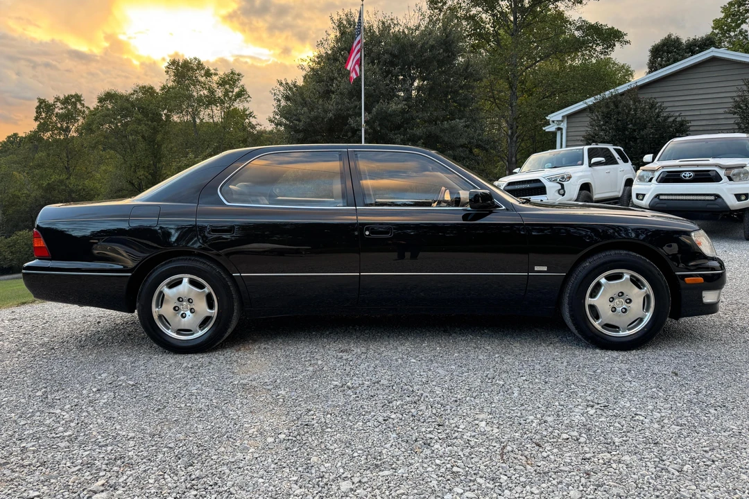 2000 Lexus LS 2nd Gen - Image 3 of 31