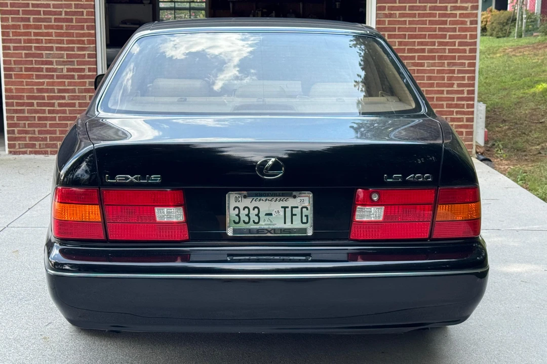 2000 Lexus LS 2nd Gen - Image 5 of 31