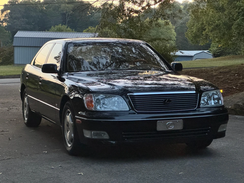 2000 Lexus LS 2nd Gen - Image 12 of 31