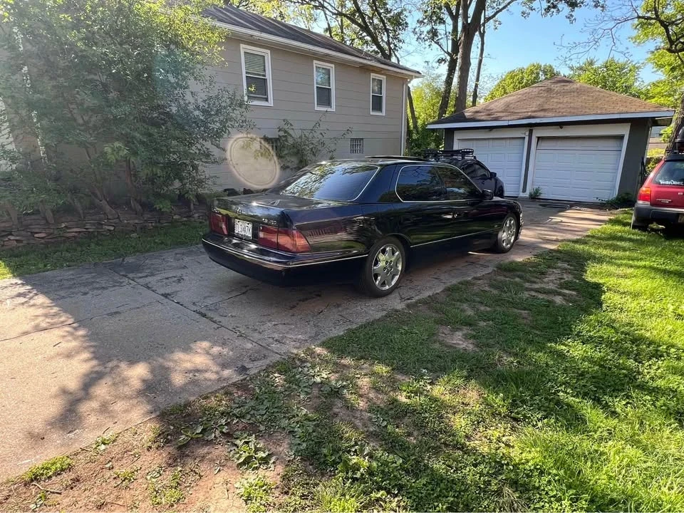 2000 Lexus LS 2nd Gen - Image 3 of 20
