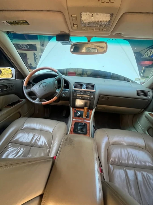 2000 Lexus LS 2nd Gen - Image 7 of 11