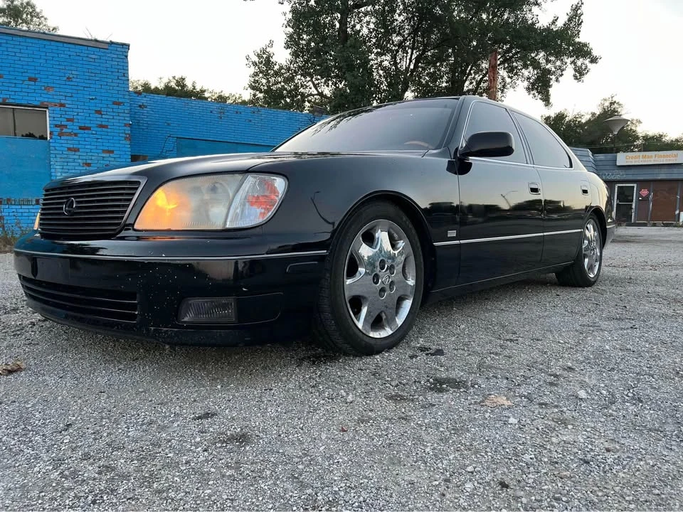 2000 Lexus LS 2nd Gen - Image 9 of 15